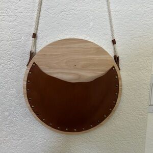 🤎🤎🤎Nappa Dori wood and leather wall hanging pocket Anthropologie home accessory